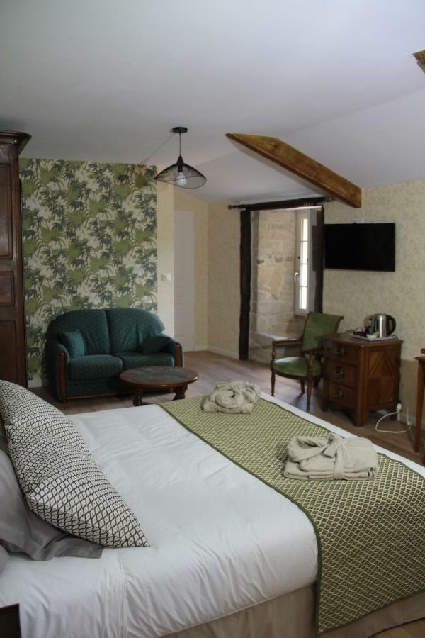 Le Logis De La Foret Hotel Sainte-Verge Esterno foto