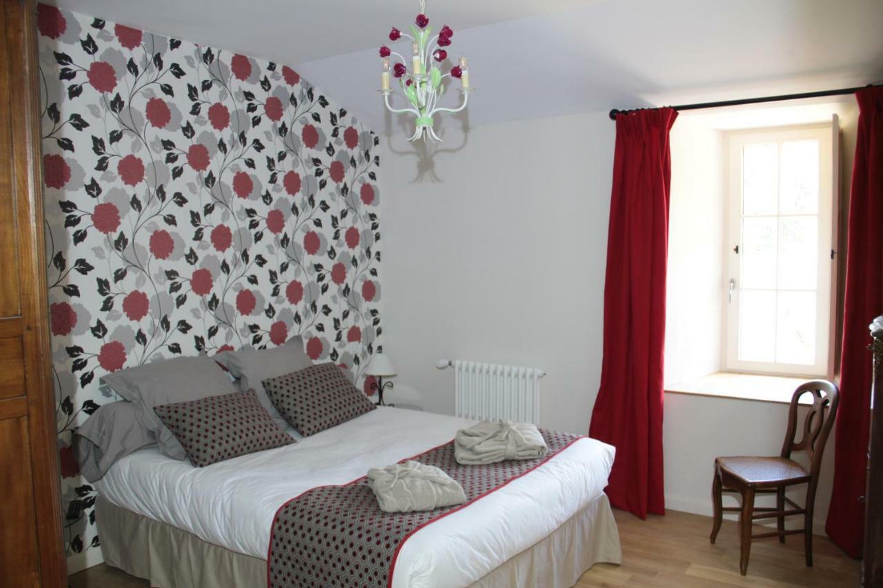 Le Logis De La Foret Hotel Sainte-Verge Esterno foto