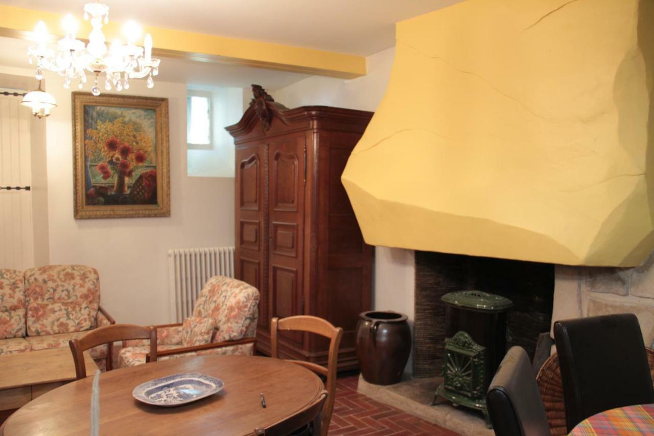 Le Logis De La Foret Hotel Sainte-Verge Esterno foto